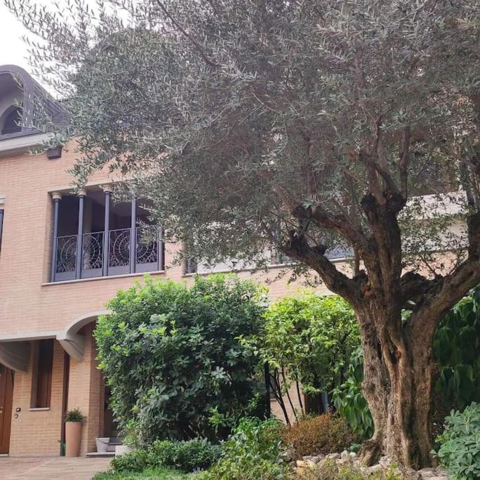 Prestigioso Appartamento Di 70Mq Vicino Milano 레냐노 외부 사진